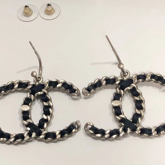 CHANEL CC Logos Black Leather Chain Earrings Gold Tone B11A Auth w/Box D-c1164 - Picture 3 of 9